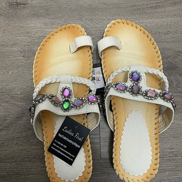 Handmade slippers - Picture 1 of 3